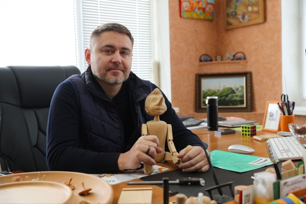 Волгоградский «Папа Карло»: история предпринимателя, зарабатывающего на игрушках 